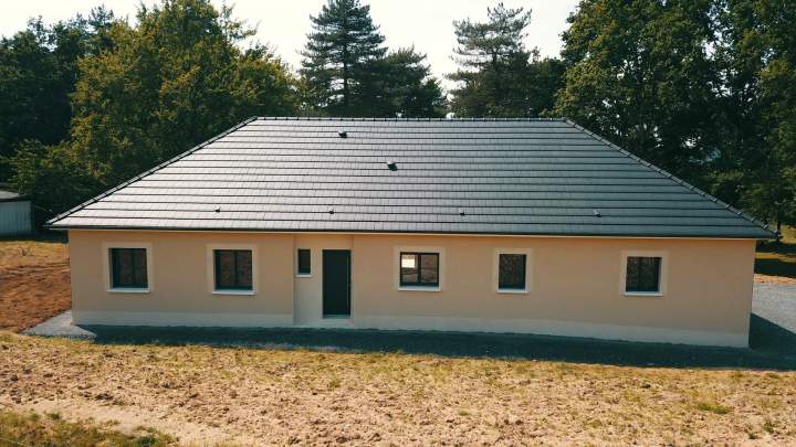 Maison traditionnelle ou contemporaine.